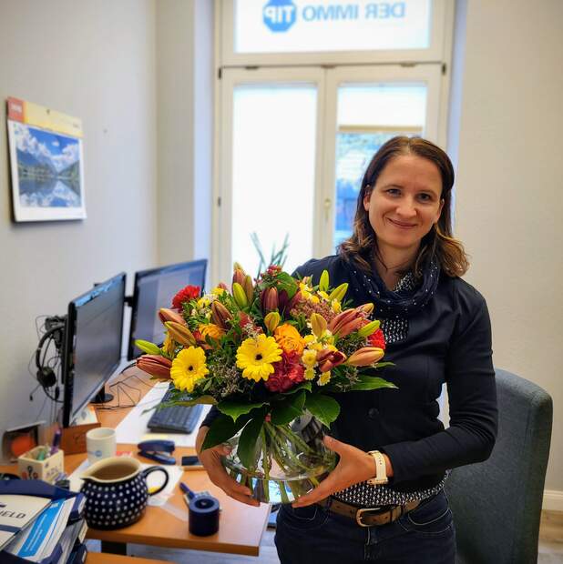 20 Jahre Leidenschaft und Engagement ? Wir gratulieren Stefanie Kretschmer! 20 Jahre Leidenschaft und Engagement ? Wir gratulieren Stefanie Kretschmer!